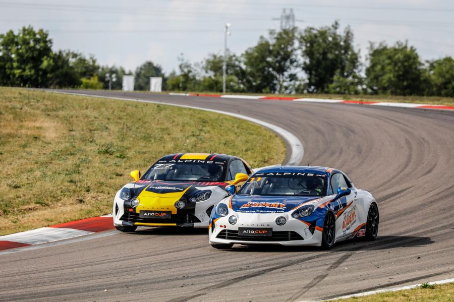  Alpine A110 Cup 2017 года  (фото 39 из 49)